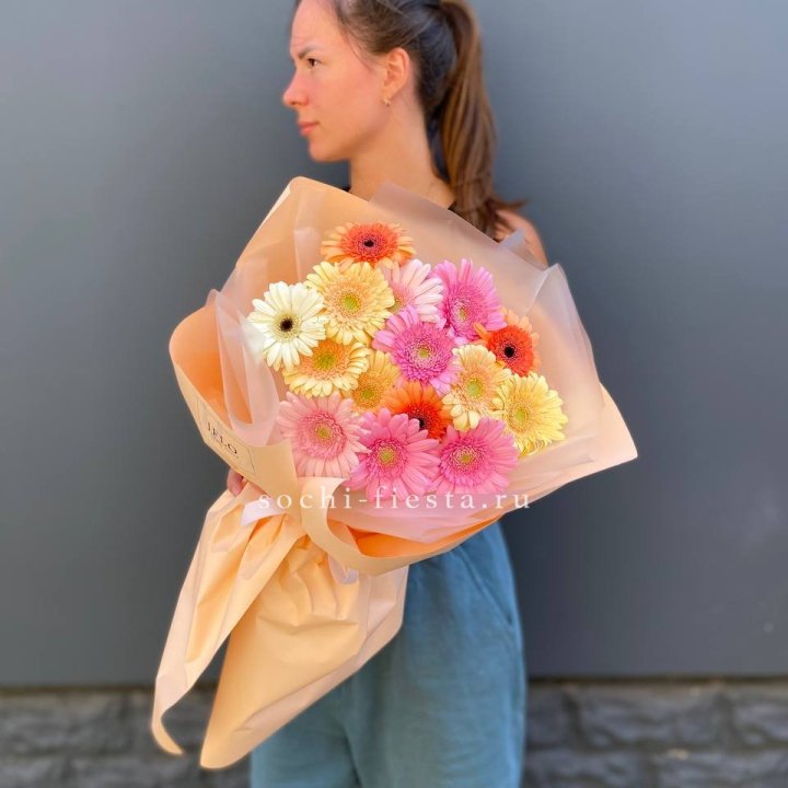 Букет разноцветных гербер в Кирове