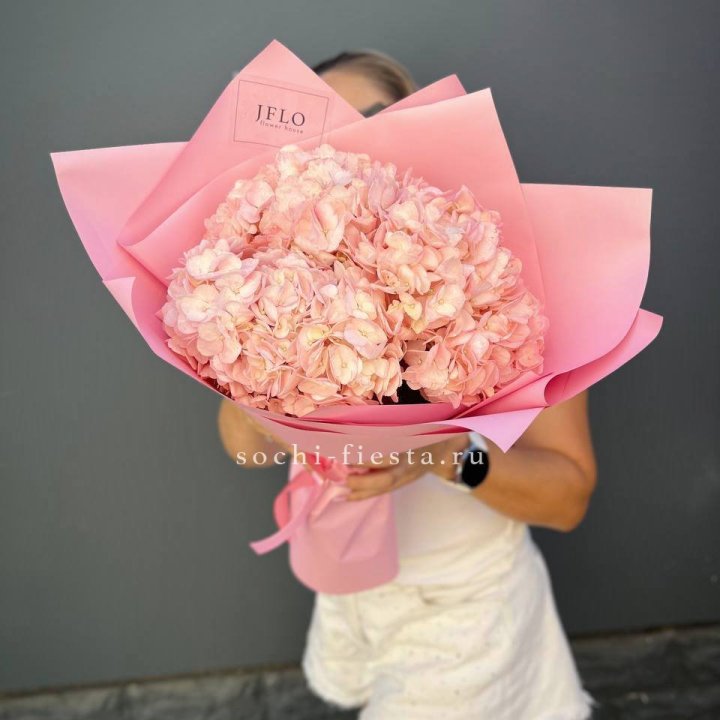 Букет гортензий "Крем" в Кирове