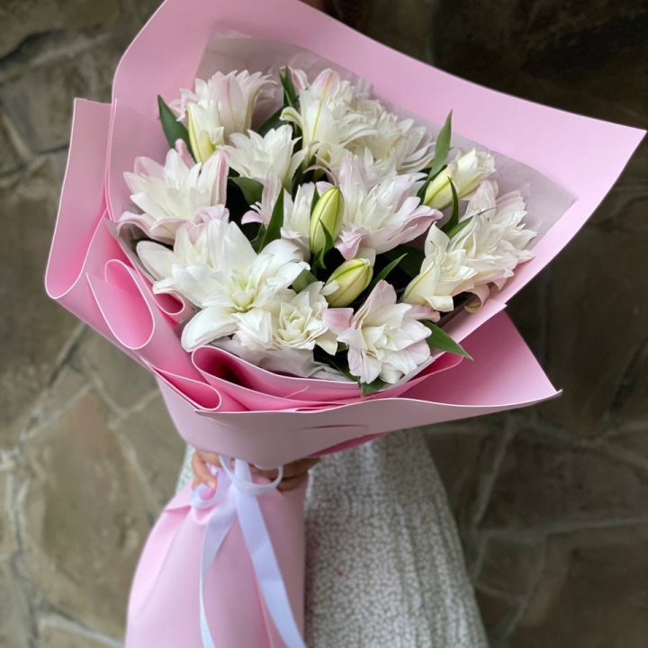 Букет пионовидных лилий №1 в Кирове
