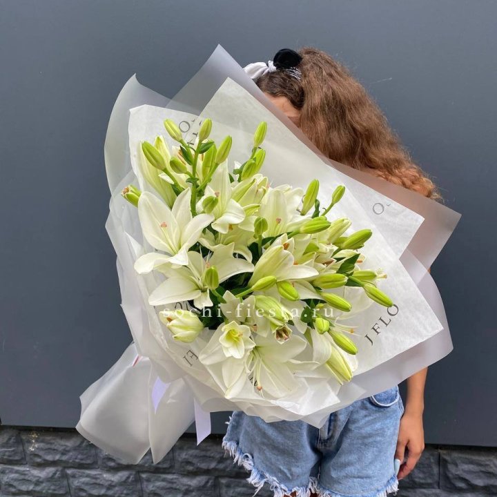 Букет  лилий "Воздушный"  в Кирове