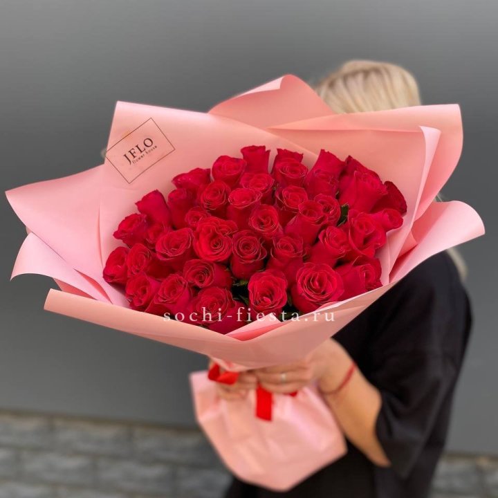 35 красных роз в Кирове