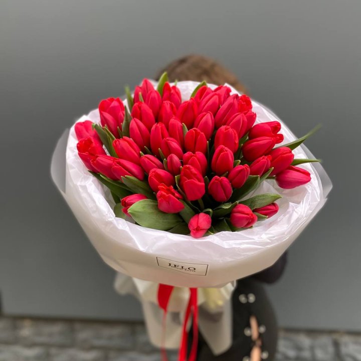 51 тюльпан "Любовь" в Кирове