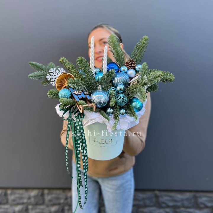 Композиция "Мери крисмас блю" в Кирове