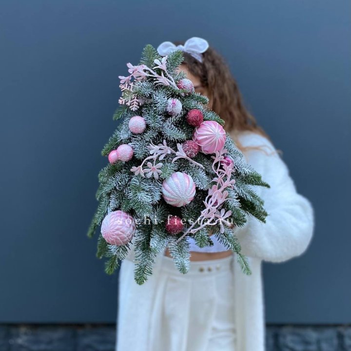 Новогодняя елочка "Розе" в Кирове