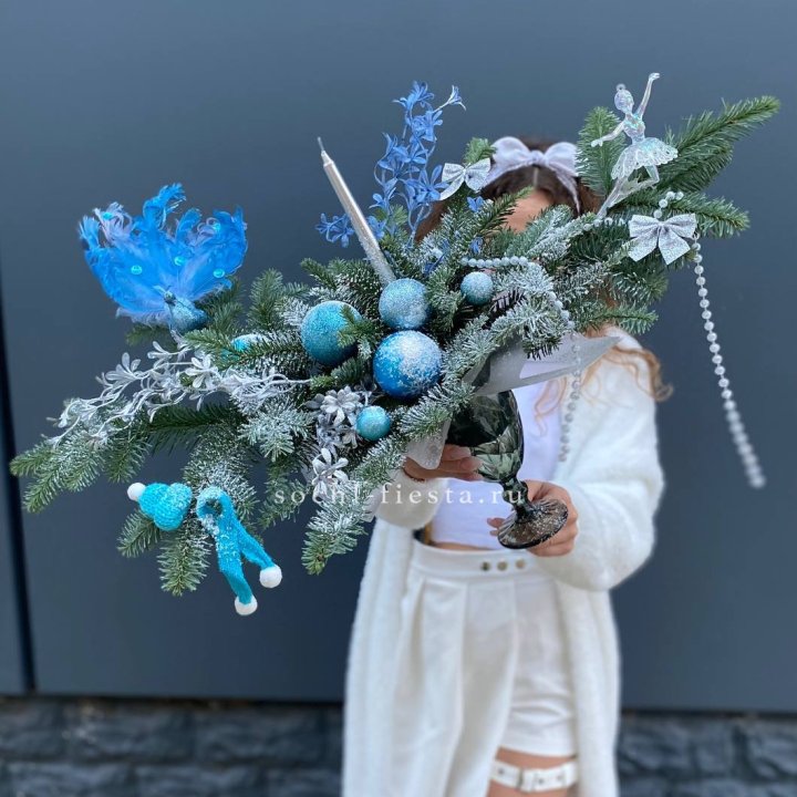 Композиция в бокале голубая в Кирове