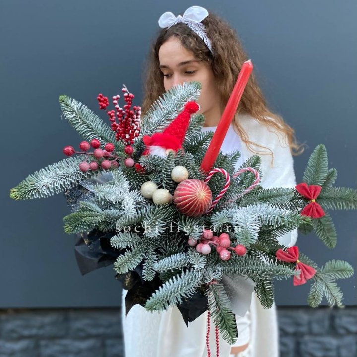 Композиция в бокале красная в Кирове