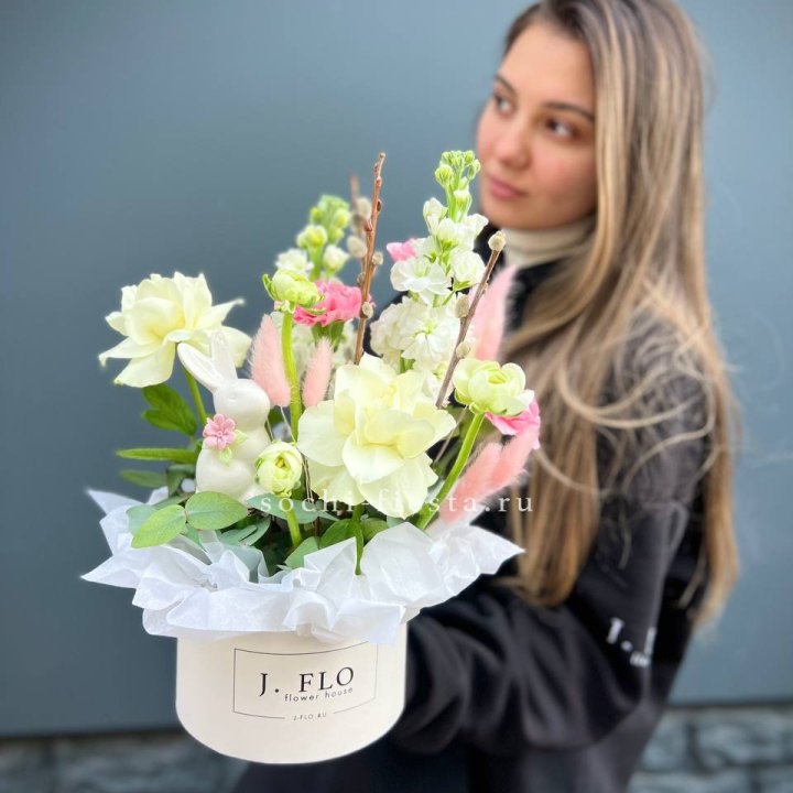 Цветочный бокс "Пасхальная композиция" в Кирове