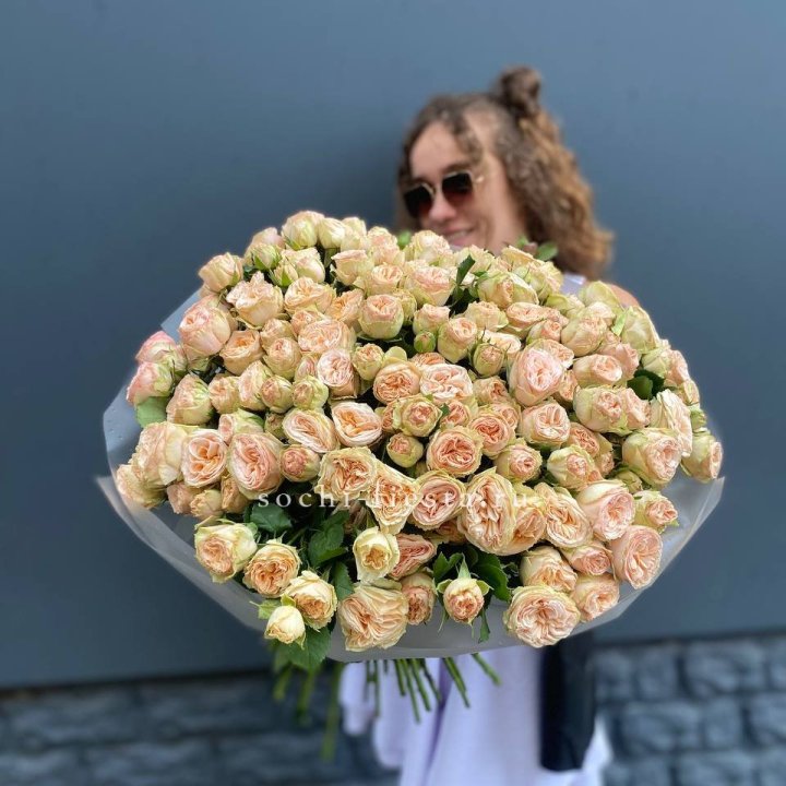 51 пионовидная роза в Кирове