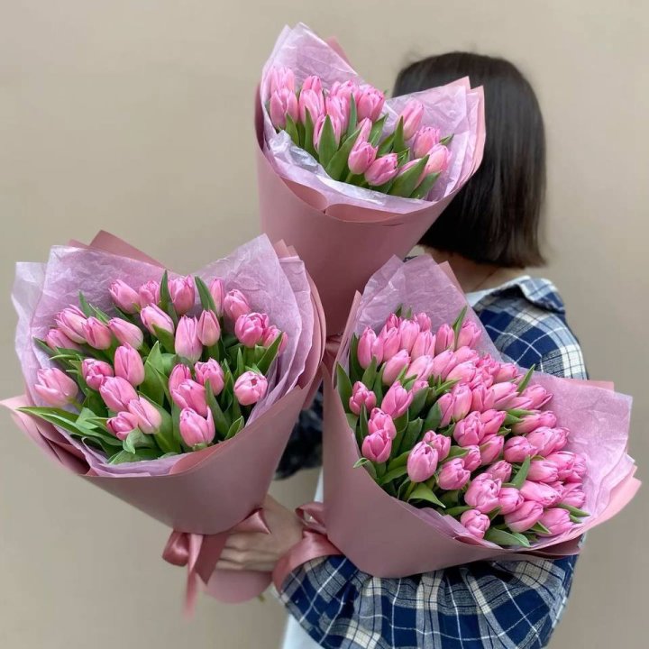 Букет розовых тюльпанов в Кирове