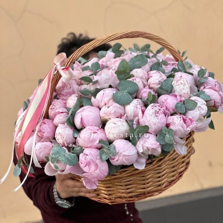 Корзина пионов "75" в Кирове