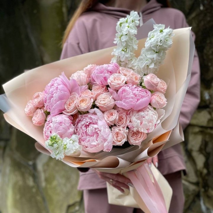 Букет с пионами №1 в Кирове