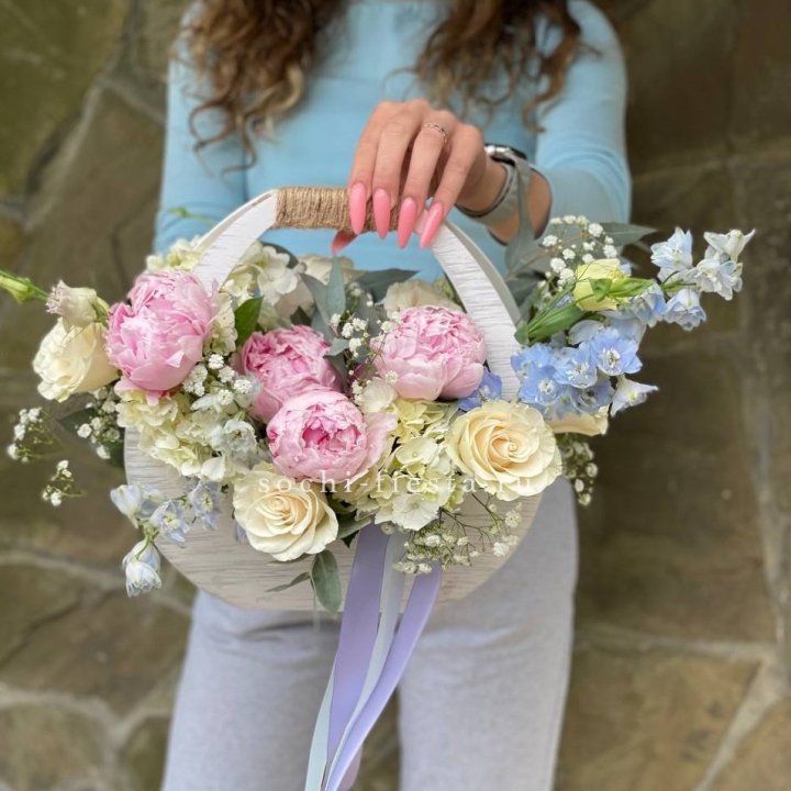 Ящик с пионами в Кирове