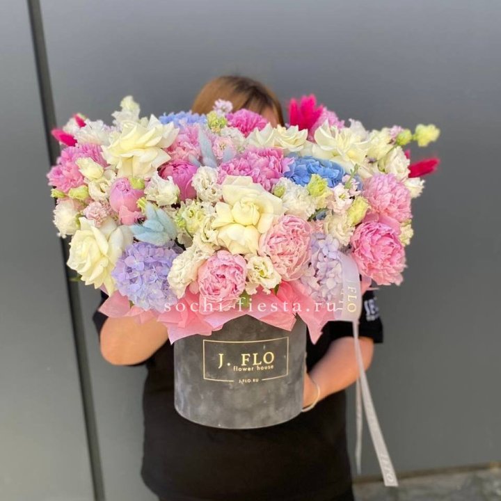 Цилиндр с пионами "Аса" в Кирове