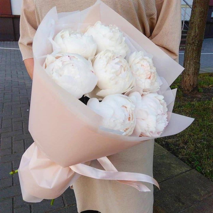 Букет белых пионов в Кирове