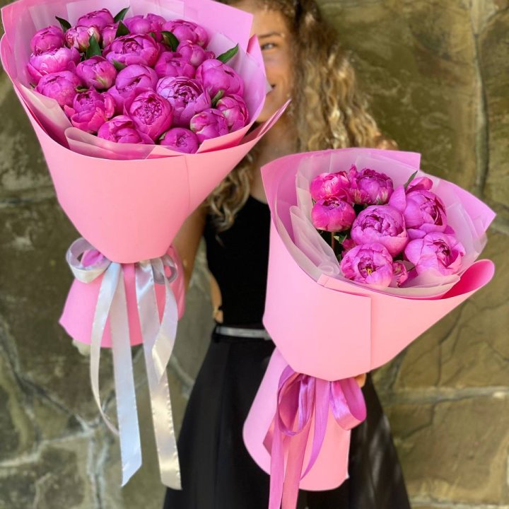 Букет ярких пионов  в Кирове