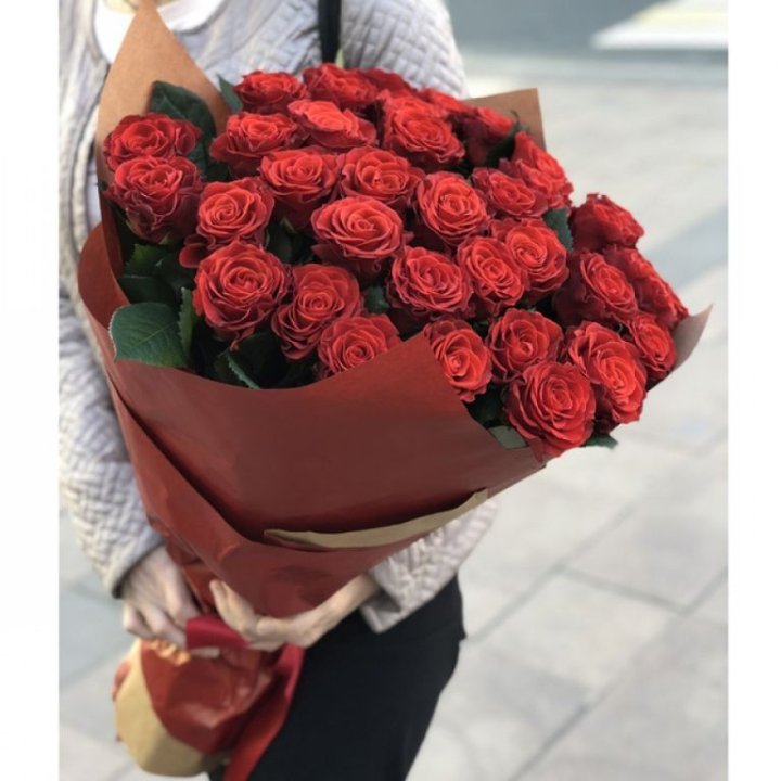 29 высоких роз  в Кирове