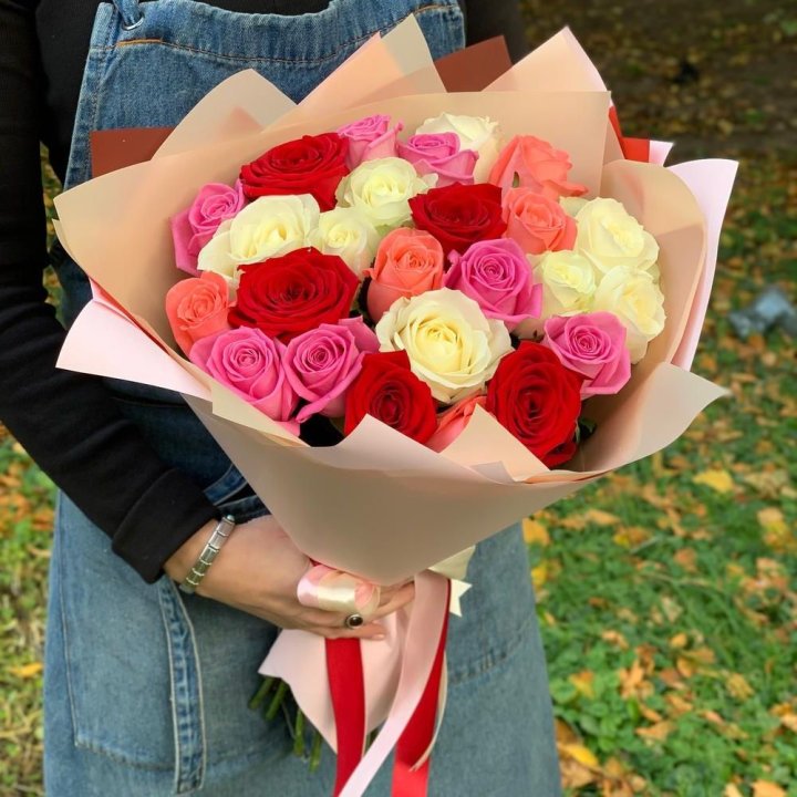25 роз "Карусель" в Кирове