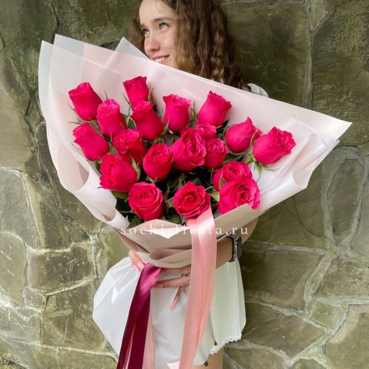 19 алых роз в Кирове