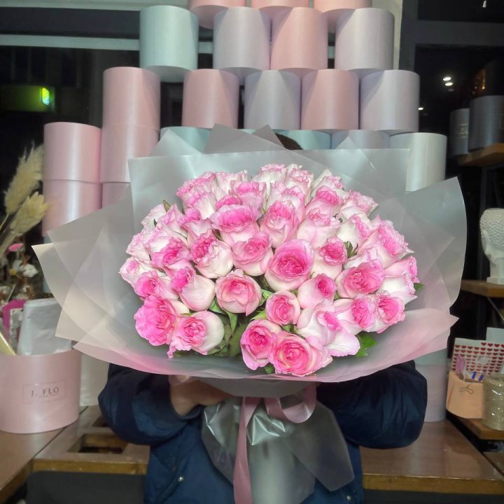  51 розовых роз в Кирове