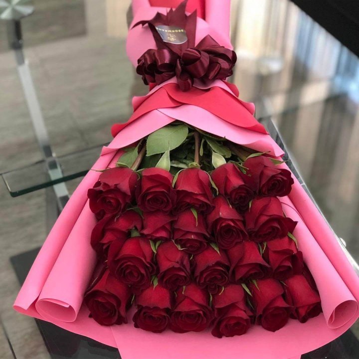 21 красная роза "Элеганс" в Кирове