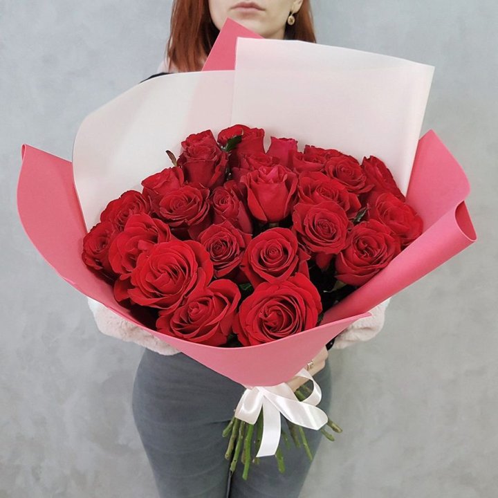 25 Красных роз рози вайт в Кирове