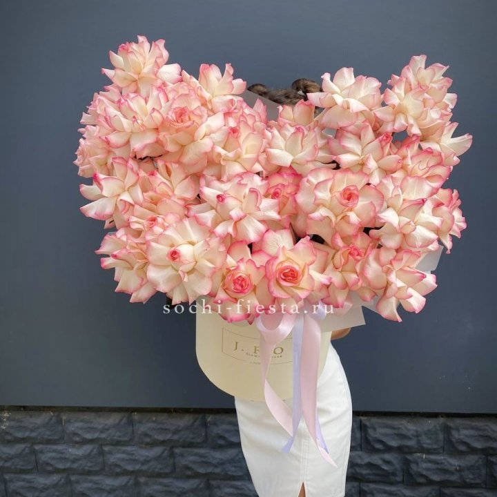 31 французская роза Джумилия в боксе в Кирове