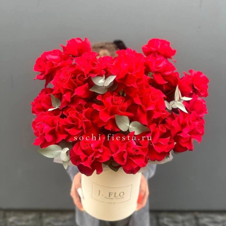 35 Французских роз в боксе в Кирове