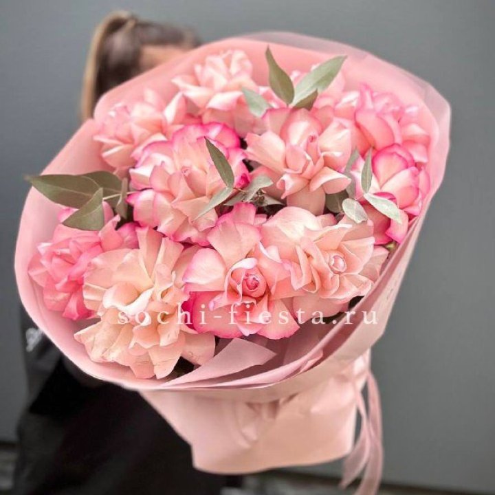 Нежно- розовые французские розы Венди в Кирове