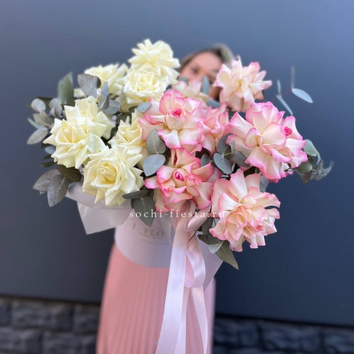 15 Французских роз в боксе в Кирове