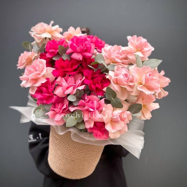 23 Французские розы Микс в боксе в Кирове