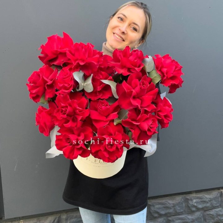 17 Французских роз в боксе в Кирове