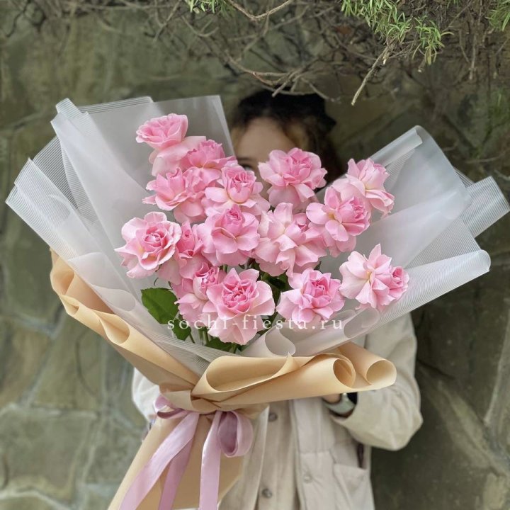 Букет из 15 французских роз Пинк дрим в Кирове