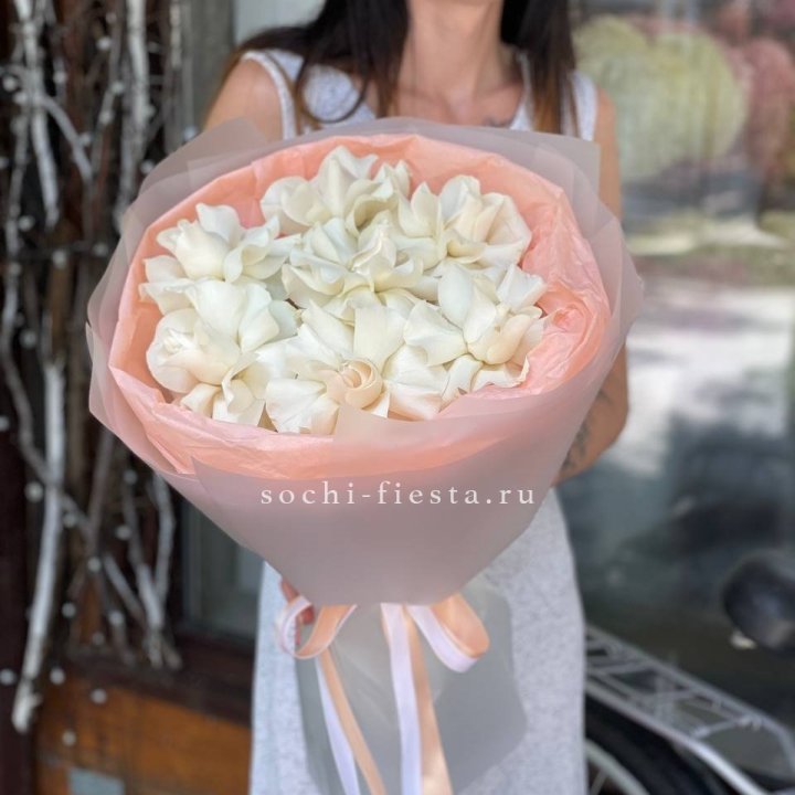 7 Белых французских роз в Кирове