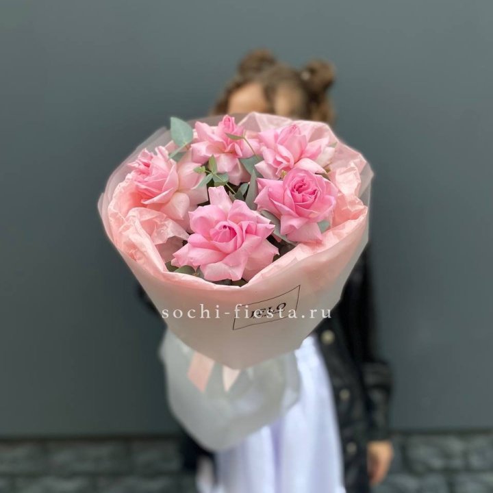 5 французских розовых роз  в Кирове