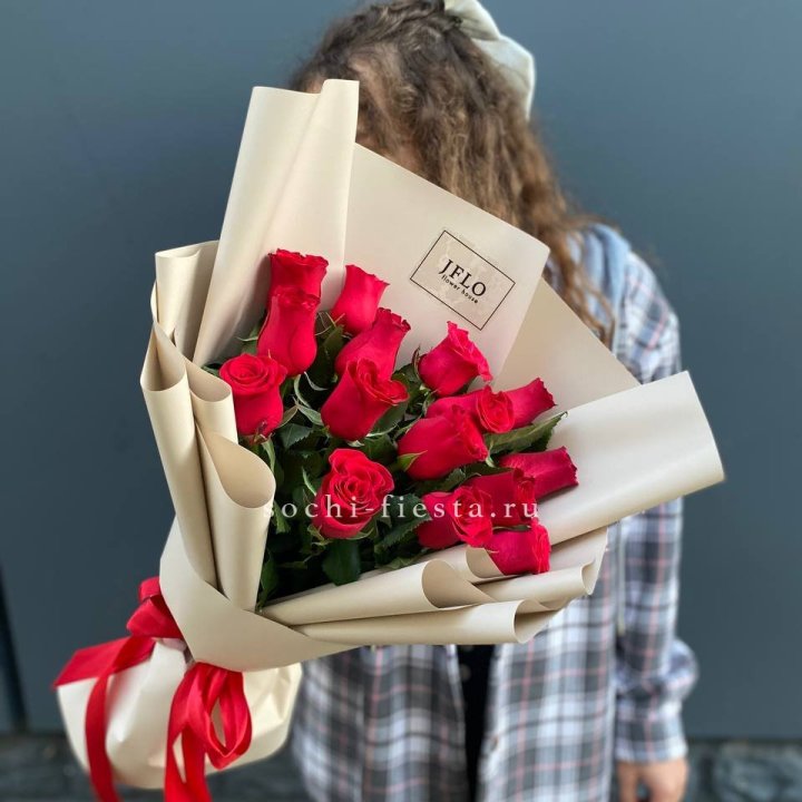 15 красных роз в Кирове