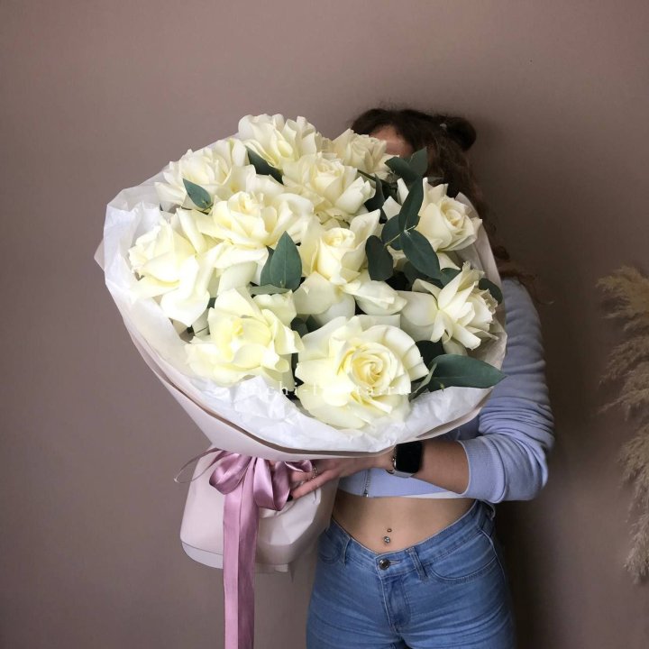 11 Белых французских роз "Вайт найс" в Кирове