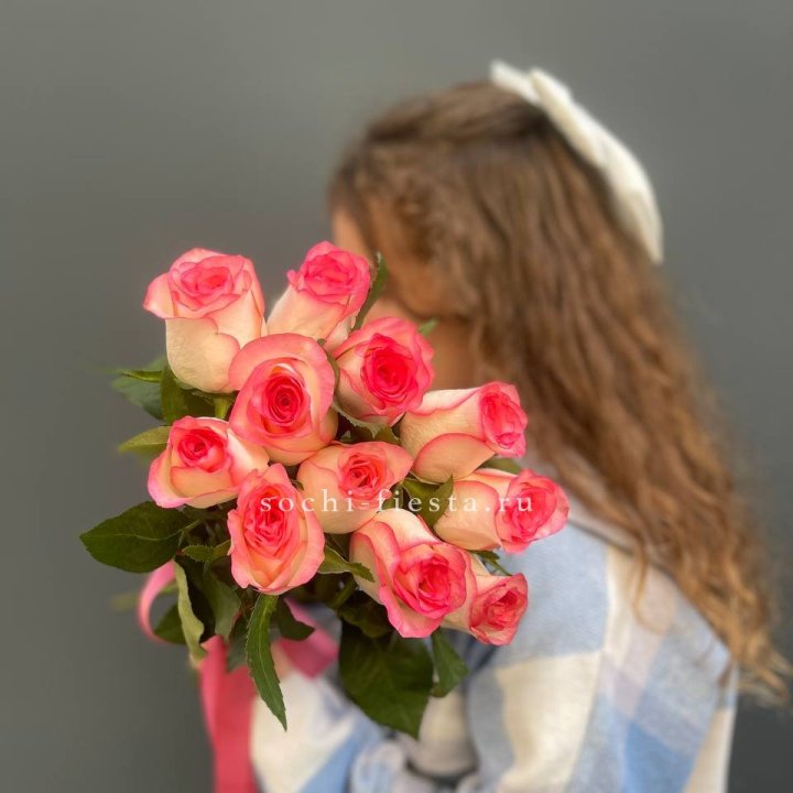 11 роз "Джумилия" в Кирове