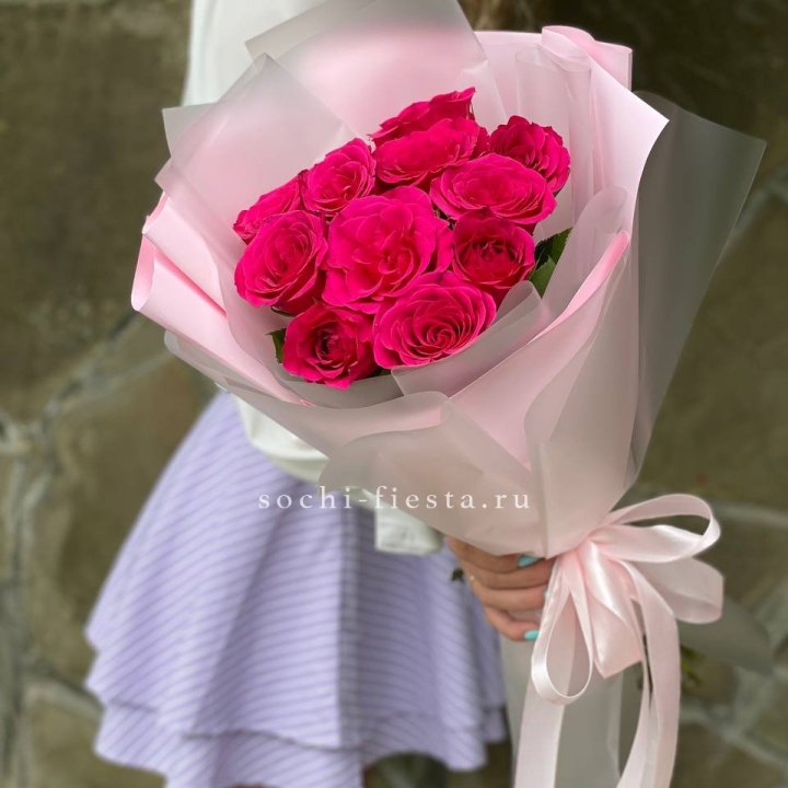 Букет алых роз в Кирове