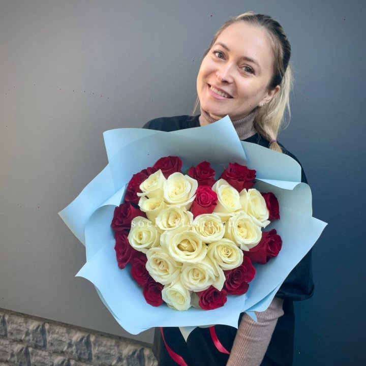 27 роз "Сердце" в Кирове