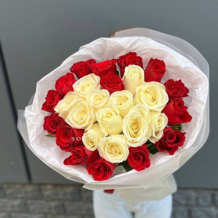 27 роз микс в Кирове