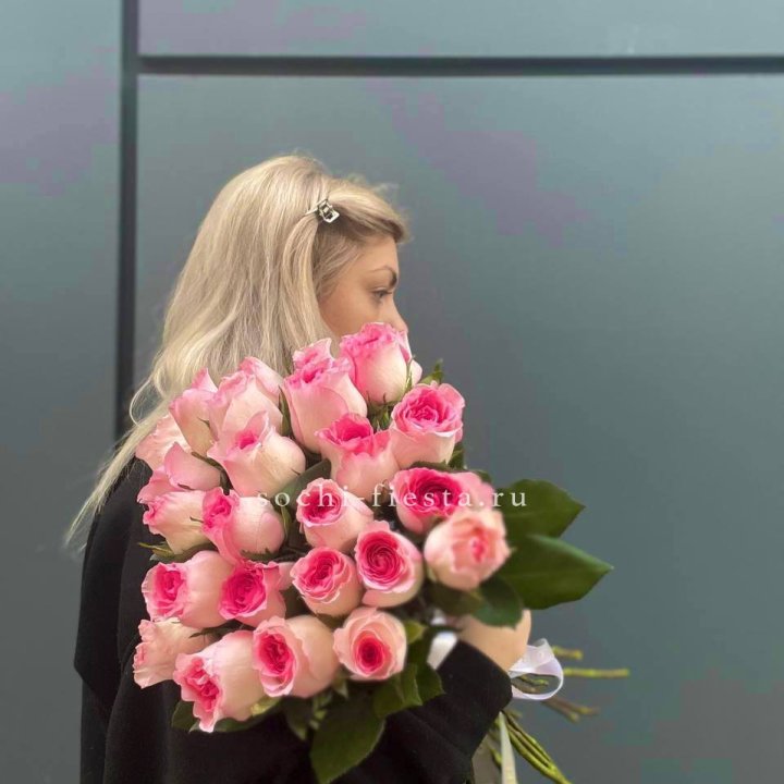  25 розовых роз в Кирове