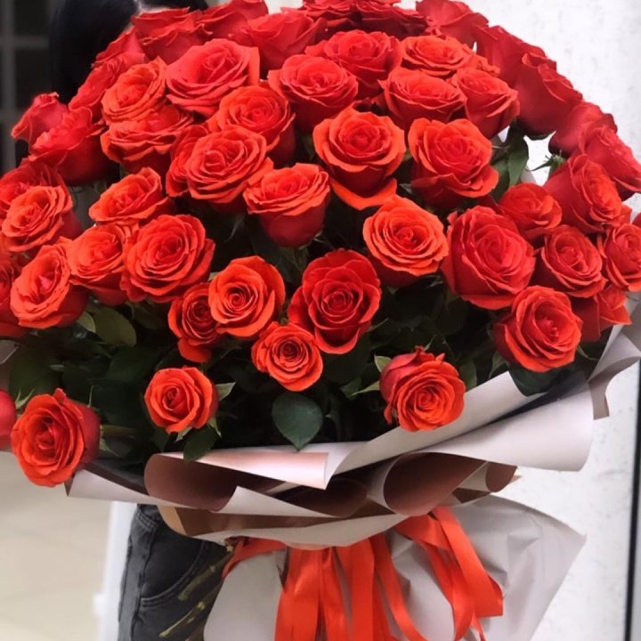 Букет высоких эквадорских роз  в Кирове