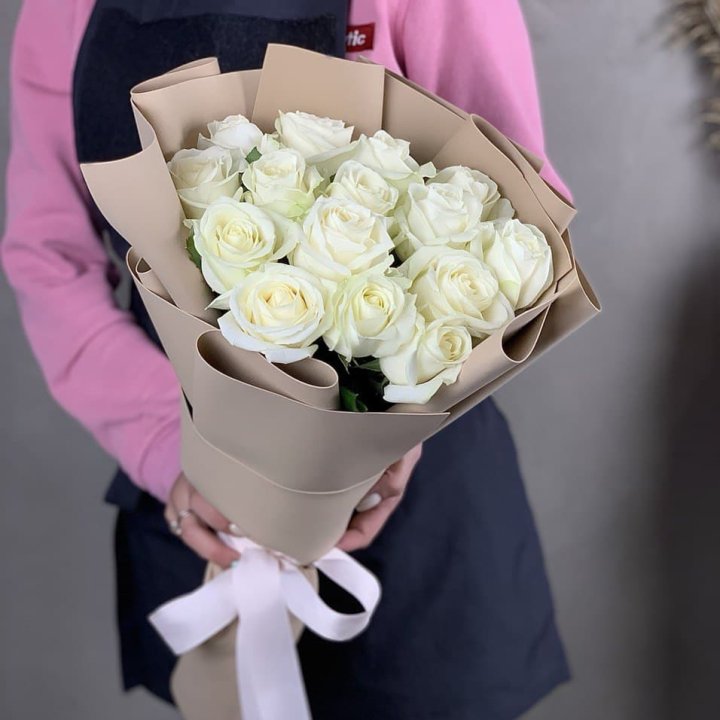 15 белых роз миракли в Кирове