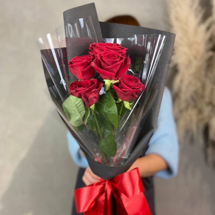5 роз ред наоми в Кирове