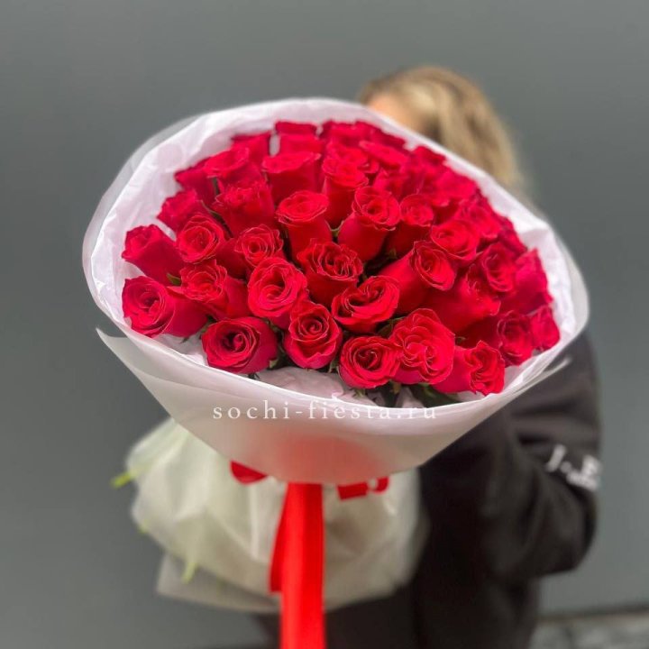 55 красных роз "Амелия" в Кирове