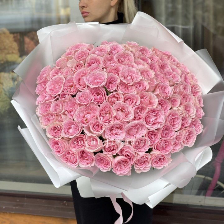 101 нежно-розовая роза в Кирове