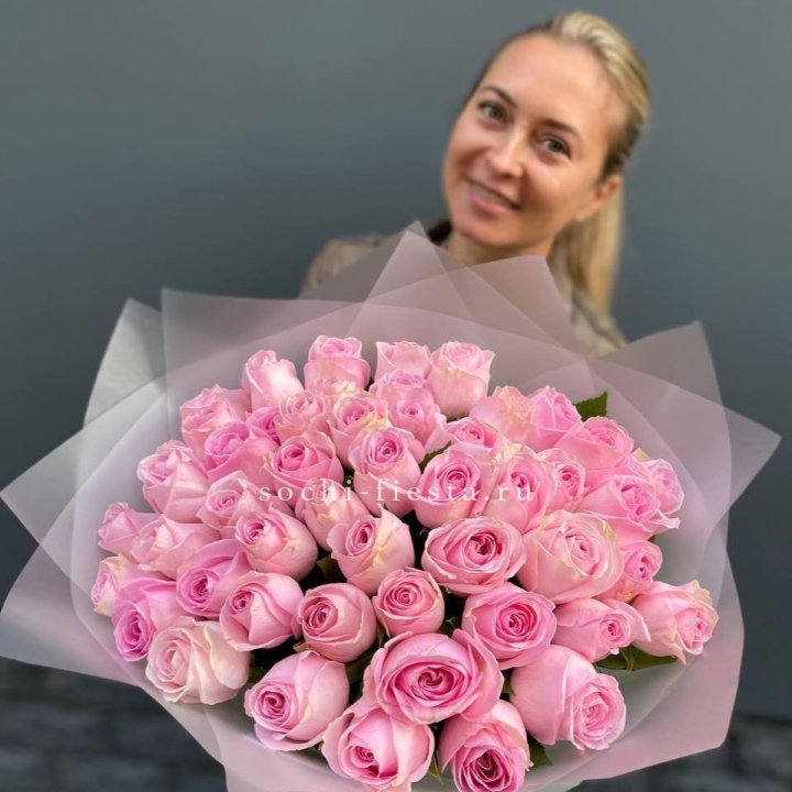 51 розовая роза в Кирове