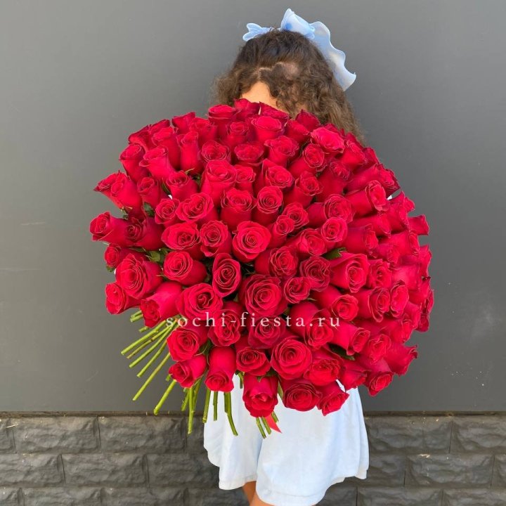 101 красная роза в Кирове