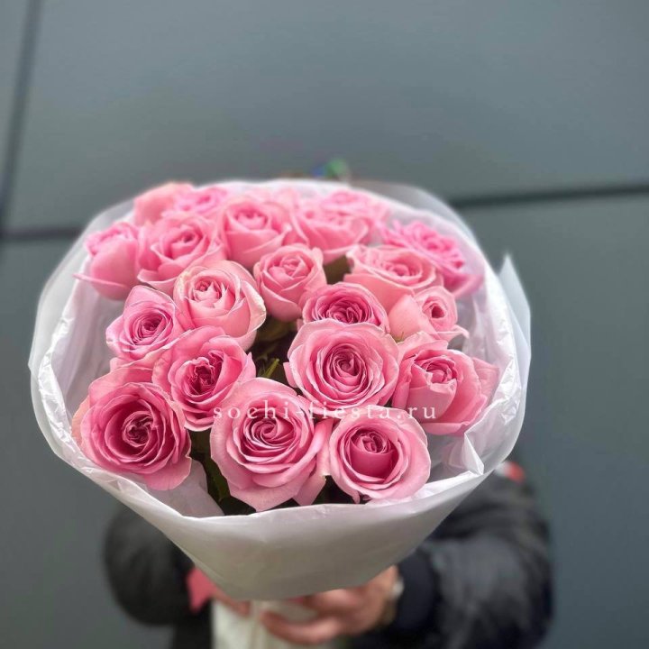 21 Розовая роза в белом в Кирове