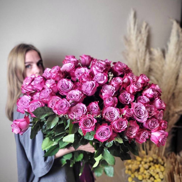 Охапка высоких роз Деп перпел в Кирове